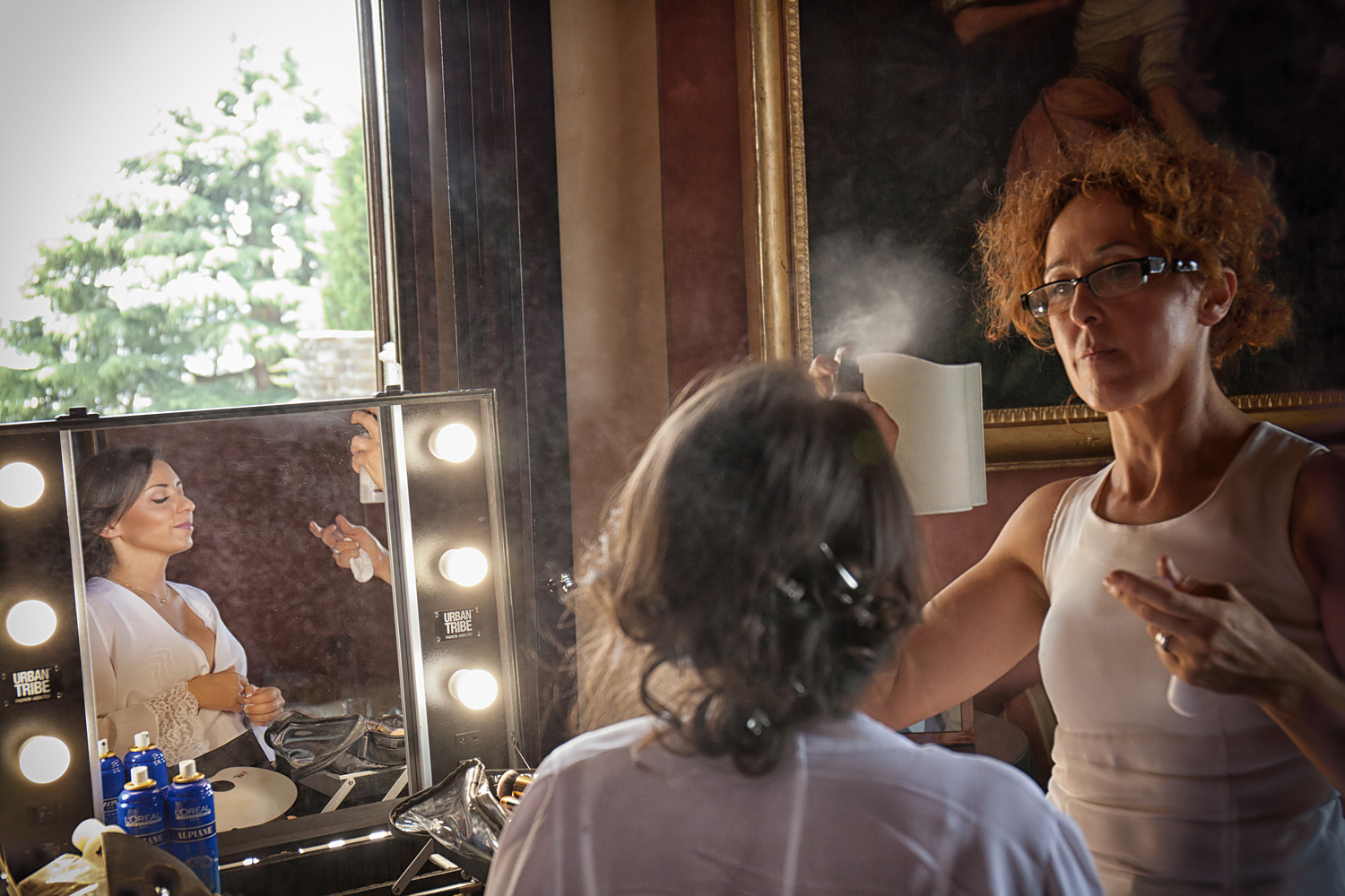 Il trucco Nomento di make up per la Sposa durante la preparazione
