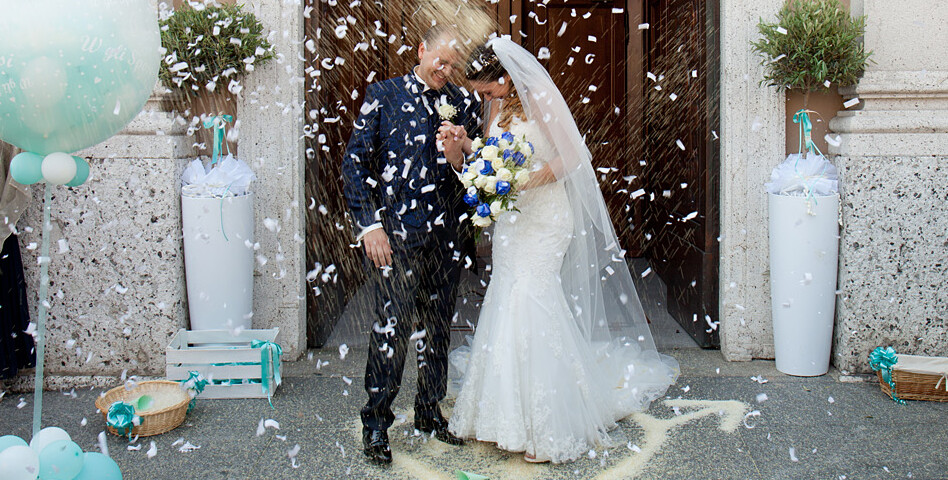 Matrimonio religioso celebrato a Bareggio (Milano) e ricevimento presso Ristorante Vecchia Dogana a Galliate. Foto di Sergio Rampoldi e Antonella Franchi