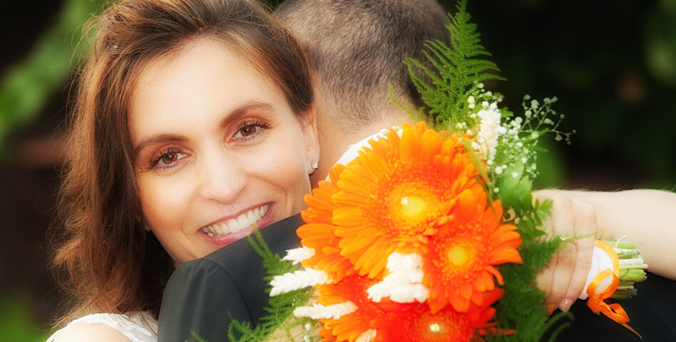 Matrimonio religioso celebrato a Sedriano (MI) nella Chiesetta di San Bernardino e ricevimento presso la Cascina Pietrasanta a Pontevecchio di Magenta (MI). Foto di Sergio Rampoldi e Antonella Franchi. Segue una galleria fotografica